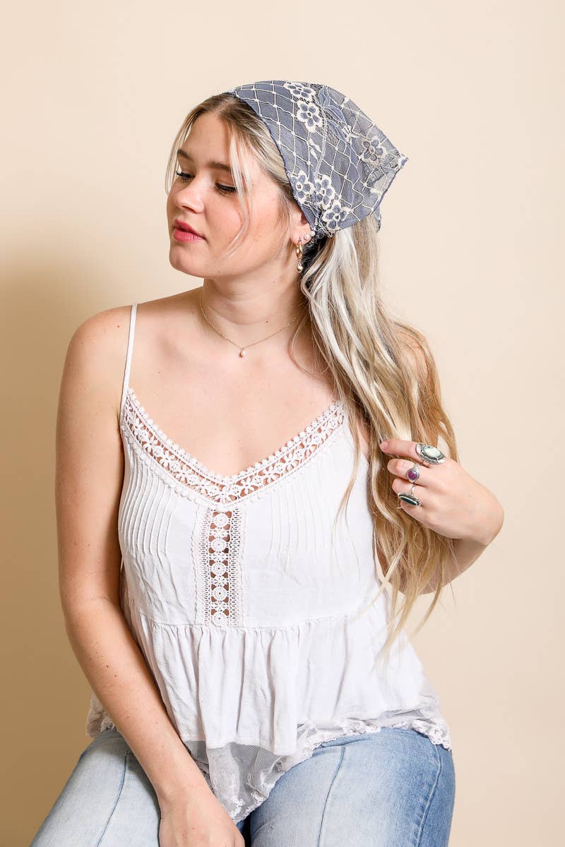 Chic Boho Lace Headscarf with Vintage Floral Patterns 💐: Peach